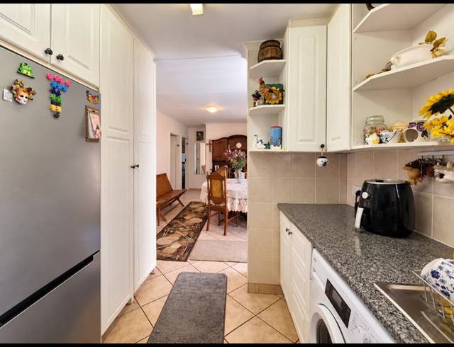 2 BEDROOM TOWNHOUSE FOR SALE IN MAGALIESKRUIN